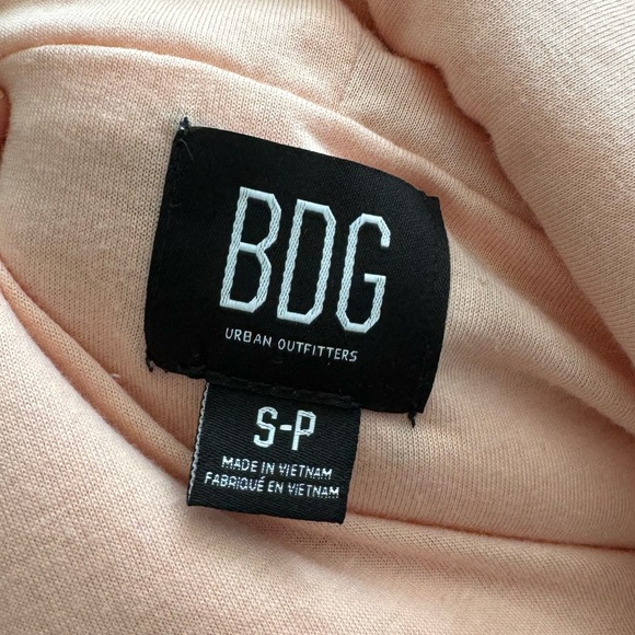 NWOT Urban Outfitters Crop Pink Jacket - Picture 2 of 3